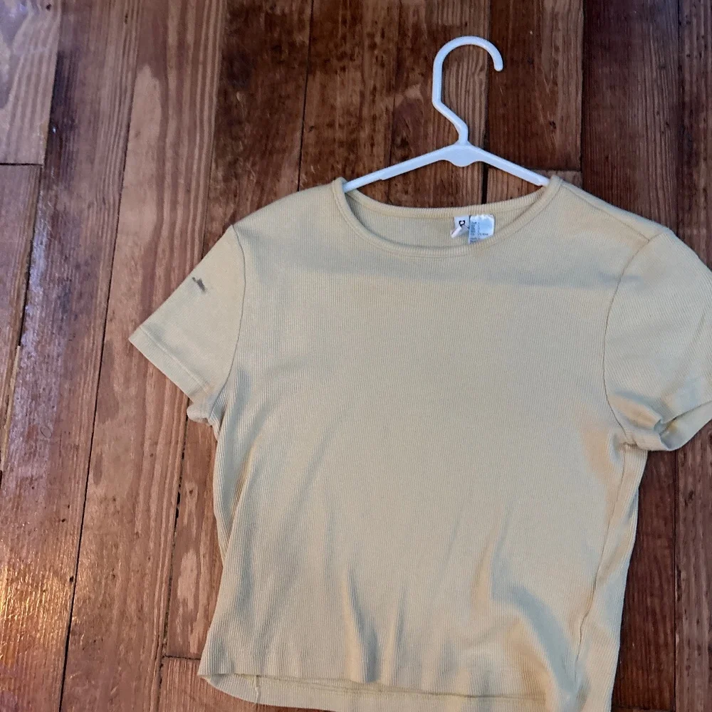 Crop top - Picture 1 of 1